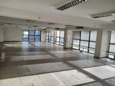 Sala Comercial para alugar, 148m² no Asa Norte, Brasília
