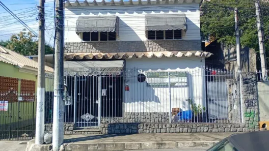 Casa com 3 Quartos à venda, 220m² no Centro, São Gonçalo