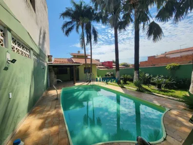 Casa com 2 Quartos para alugar, 162m² no João Aranha, Paulínia