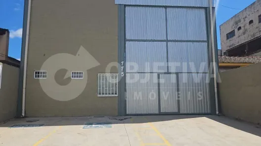 Galpão/Depósito/Armazém para alugar, 180m² no Marta Helena, Uberlândia