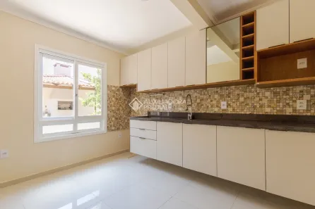 Casa de Condomínio com 4 Quartos para alugar, 136m² no Harmonia, Canoas