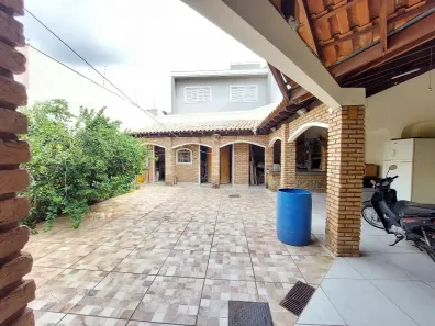 Sobrado com 4 Quartos à venda, 291m² no Jardim Bela Vista, Campo Grande