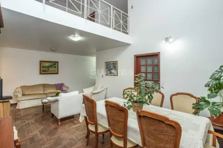 Casa com 3 Quartos para alugar, 300m² no Vila João Pessoa, Porto Alegre