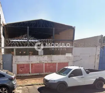 Galpão/Depósito/Armazém para alugar, 240m² no Nossa Senhora Aparecida, Uberlândia