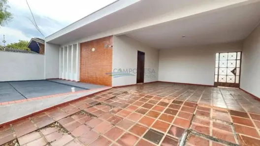 Casa com 3 Quartos para alugar, 130m² no San Remo, Londrina