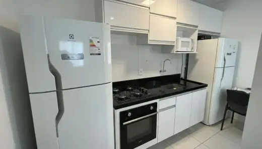 Apartamento com 3 Quartos para alugar, 77m² no Nossa Senhora da Vitória, Ilhéus