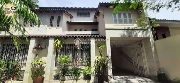 Casa com 4 Quartos para alugar, 400m² no Teresópolis, Porto Alegre