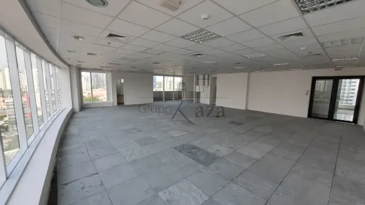 Ponto Comercial com 2 Quartos para alugar, 408m² no Cidade Monções, São Paulo