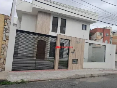 Casa com 3 Quartos à venda, 231m² no Planalto, Belo Horizonte