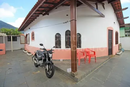 Casa com 2 Quartos à venda, 200m² no Centro, Peruíbe