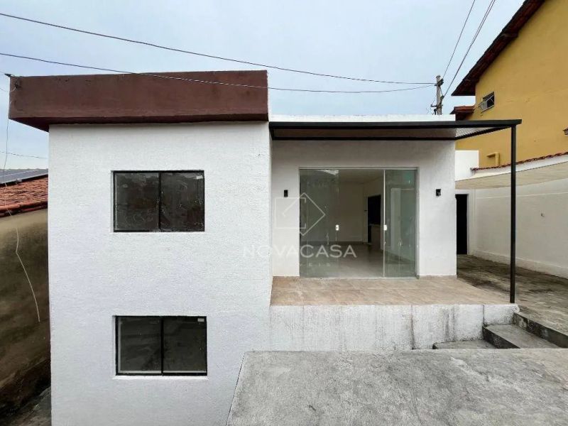Casa com 4 quartos — Santa Mônica, Belo Horizonte