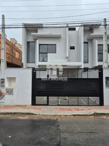 Sobrado com 3 Quartos à venda, 102m² no São João, Itajaí