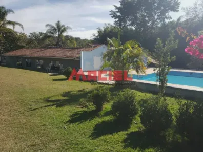 Fazenda/Sítio com 5 Quartos à venda, 330m² no Jardim Santa Hermínia, São José dos Campos