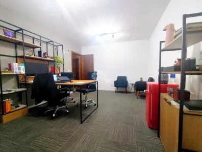 Sala Comercial à venda, 24m² no Farroupilha, Porto Alegre