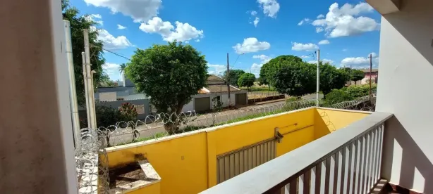 Casa com 5 Quartos à venda, 237m² no Santa Mônica, Uberlândia