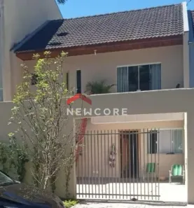 Sobrado com 3 Quartos à venda, 180m² no Santa Cândida, Curitiba