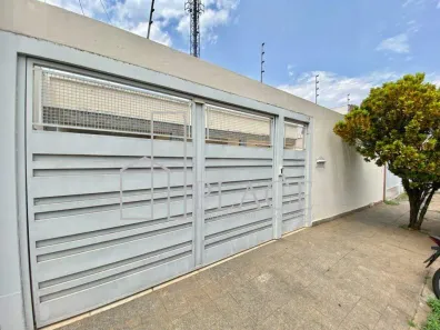 Casa com 3 Quartos para alugar, 250m² no Centro, Marília