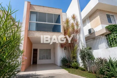 Casa com 3 Quartos para alugar, 127m² no Rio Tavares, Florianópolis