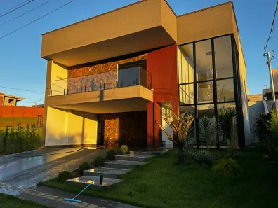 Casa de Condomínio com 3 Quartos à venda, 240m² no Jardins Capri, Senador Canedo