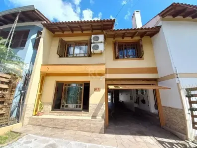 Casa com 4 Quartos à venda, 200m² no Espírito Santo, Porto Alegre