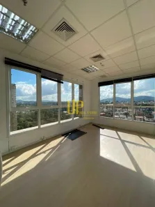 Sala Comercial para venda ou aluguel, 84m² no Sítio Tamboré Alphaville, Barueri
