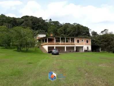 Fazenda/Sítio com 4 Quartos à venda, 170m² no Penteado, Embu-Guaçu