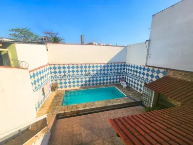 Casa com 3 Quartos à venda, 315m² no Kennedy, Nova Iguaçu