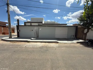Casa com 3 Quartos para alugar, 120m² no , Guanambi