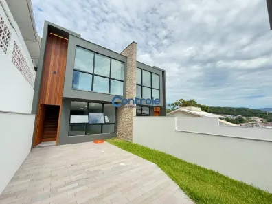 Sobrado com 3 Quartos à venda, 98m² no Forquilhas, São José