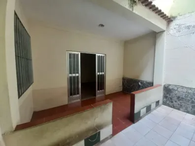 Casa com 3 Quartos para alugar, 70m² no Parque Analândia, São João de Meriti