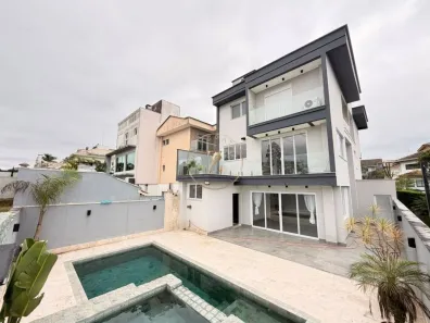 Sobrado com 3 Quartos à venda, 330m² no Aruã, Mogi das Cruzes