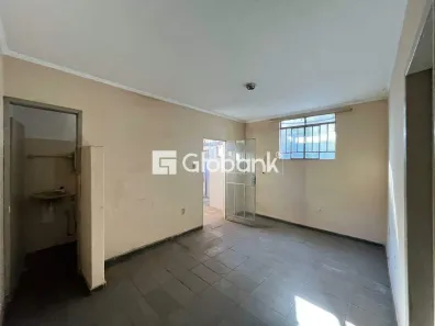Apartamento com 2 Quartos para alugar, 40m² no Centro, Montes Claros