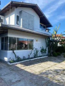 Casa com 4 Quartos à venda, 230m² no Rio Tavares, Florianópolis