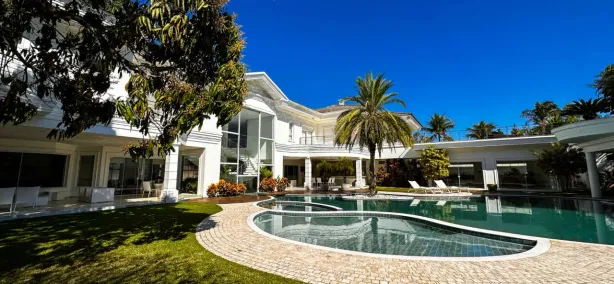 Casa com 8 Quartos à venda, 825m² no Jardim Acapulco, Guarujá