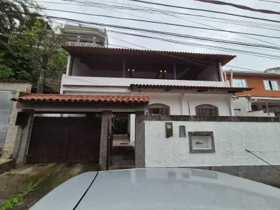Casa de Condomínio com 4 Quartos à venda, 205m² no Anil, Rio de Janeiro