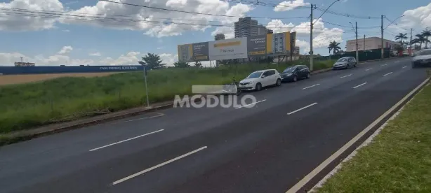 Lote/Terreno para alugar, 3000m² no Morada da Colina, Uberlândia