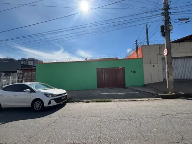 Casa com 6 Quartos para alugar, 240m² no Filadélfia, Betim