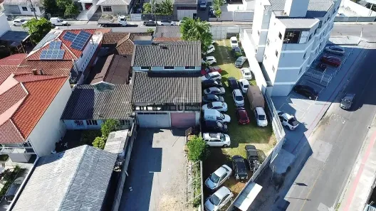Lote/Terreno à venda, 676m² no Jardim Santiago, São José