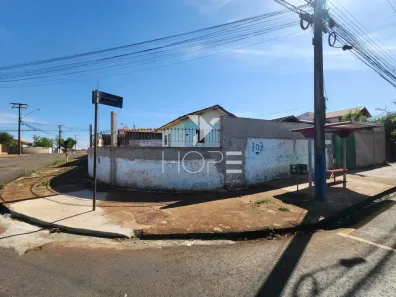 Casa com 2 Quartos à venda, 60m² no Conjunto Habitacional Alexandre Urbanas, Londrina
