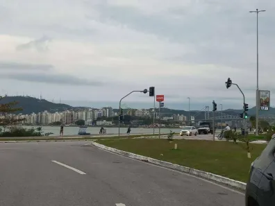 Ponto Comercial para alugar, 90m² no Estreito, Florianópolis