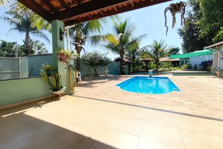 Fazenda/Sítio com 3 Quartos à venda, 250m² no Centro, Itapira