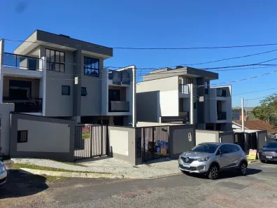 Sobrado com 3 Quartos à venda, 133m² no Uberaba, Curitiba