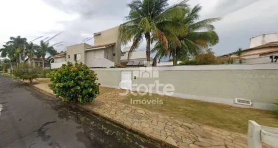 Casa com 4 Quartos à venda, 305m² no Jardim Karaíba, Uberlândia