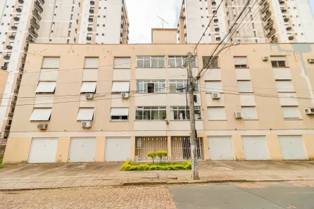 Apartamento com 3 Quartos à venda, 79m² no Passo da Areia, Porto Alegre