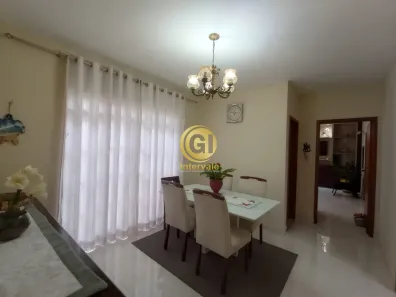 Casa com 3 Quartos para alugar, 184m² no Jardim Marister, Jacareí