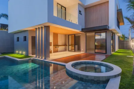 Casa de Condomínio com 5 Quartos à venda, 345m² no Cidade Alpha, Eusébio