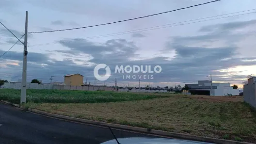 Lote/Terreno à venda, 382m² no Grand Ville, Uberlândia