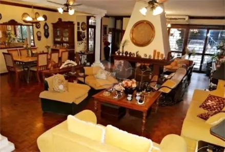 Casa com 6 Quartos à venda, 600m² no Vila Assunção, Porto Alegre
