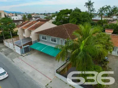 Sobrado com 6 Quartos à venda, 250m² no Iririú, Joinville