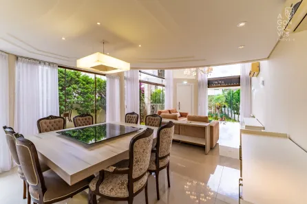 Casa de Condomínio com 4 Quartos para alugar, 550m² no Campo Comprido, Curitiba